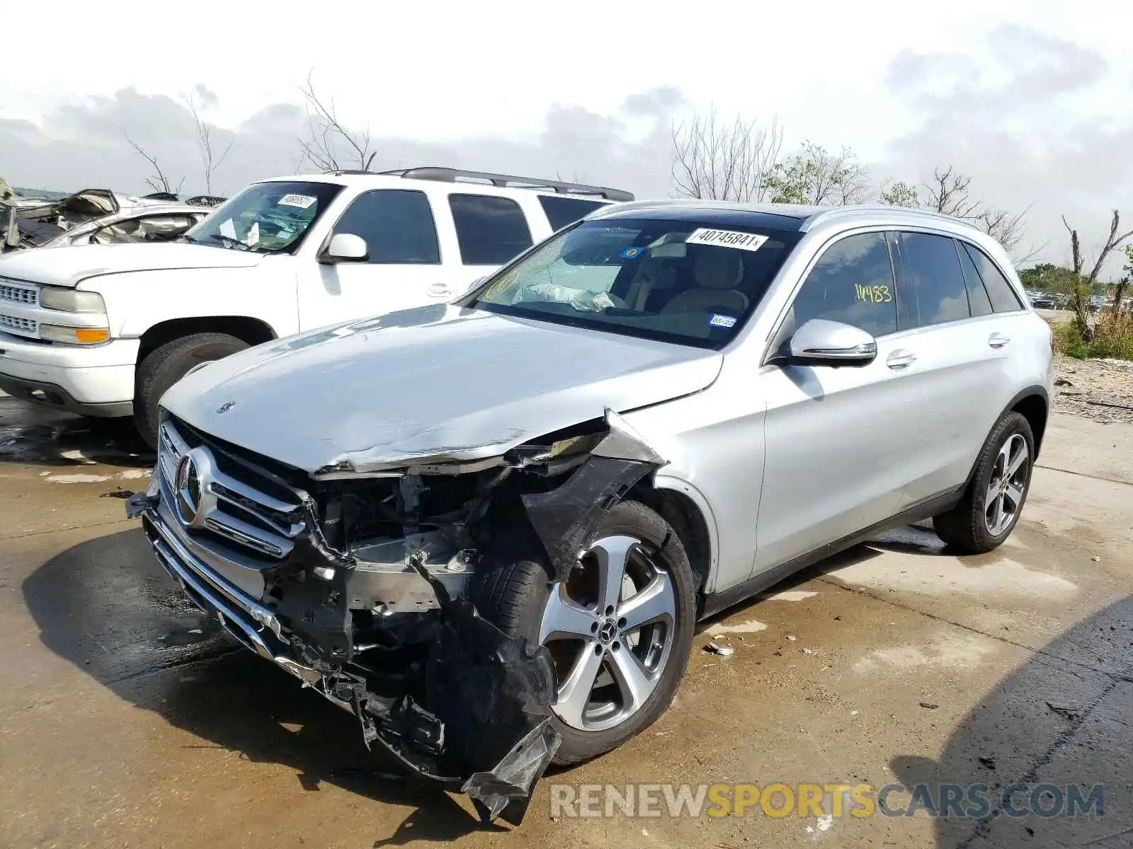 2 Photograph of a damaged car W1N0G8DB8LF823257 MERCEDES-BENZ GLC-CLASS 2020