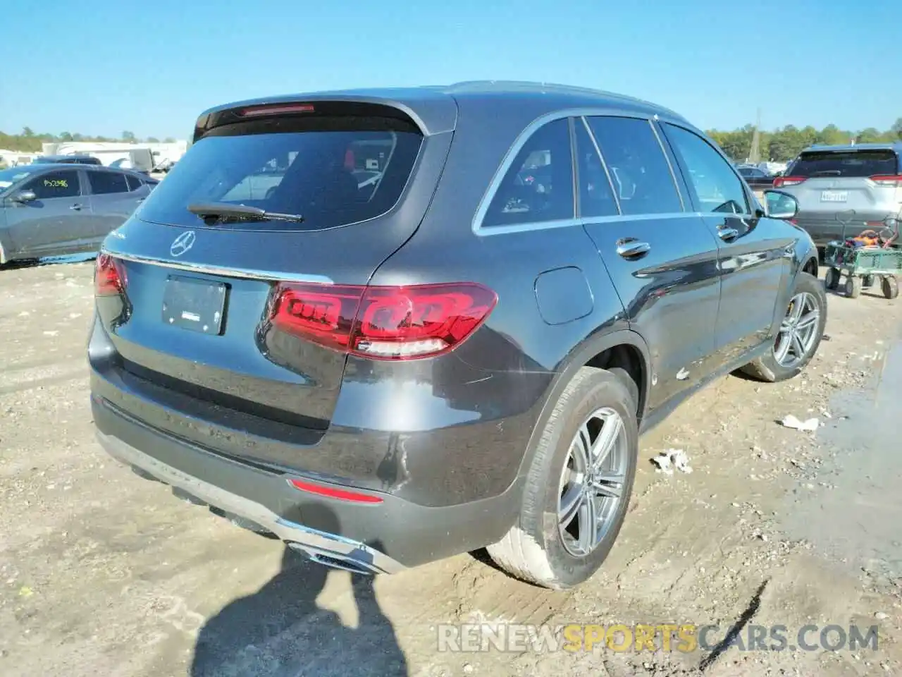 4 Photograph of a damaged car W1N0G8DB9LF759990 MERCEDES-BENZ GLC-CLASS 2020