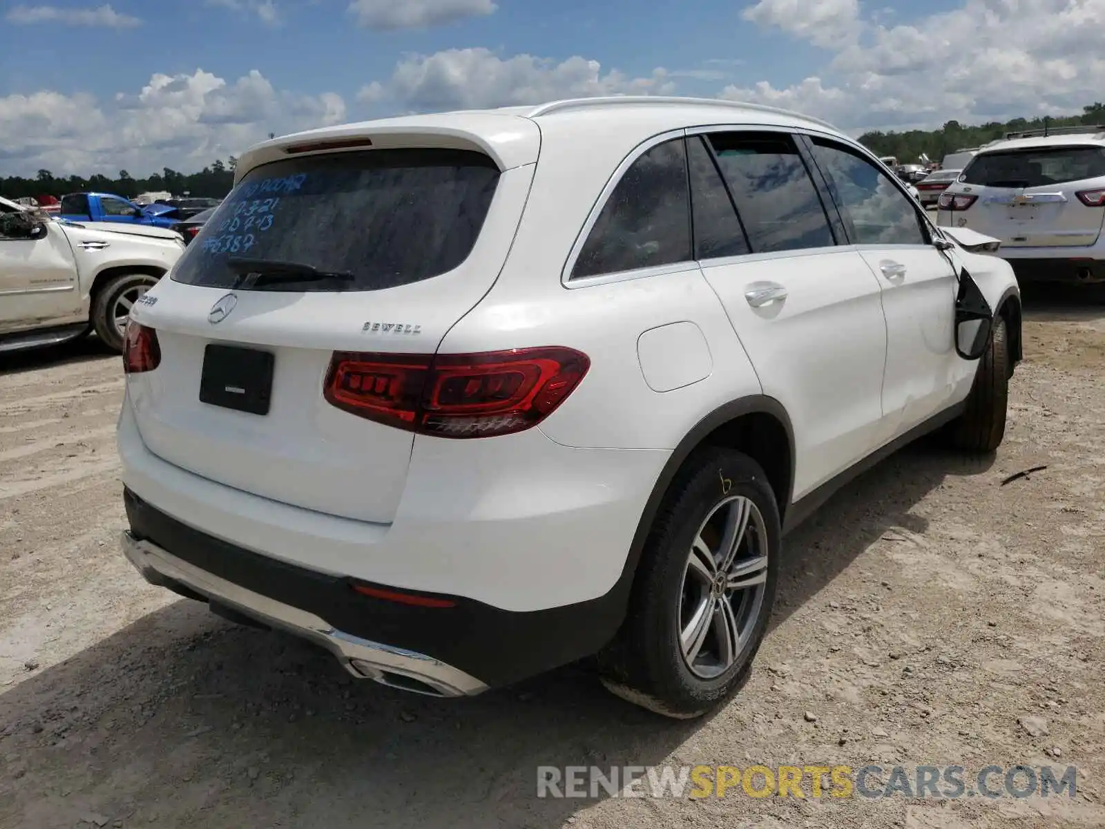 4 Photograph of a damaged car W1N0G8DB9LF766387 MERCEDES-BENZ GLC-CLASS 2020