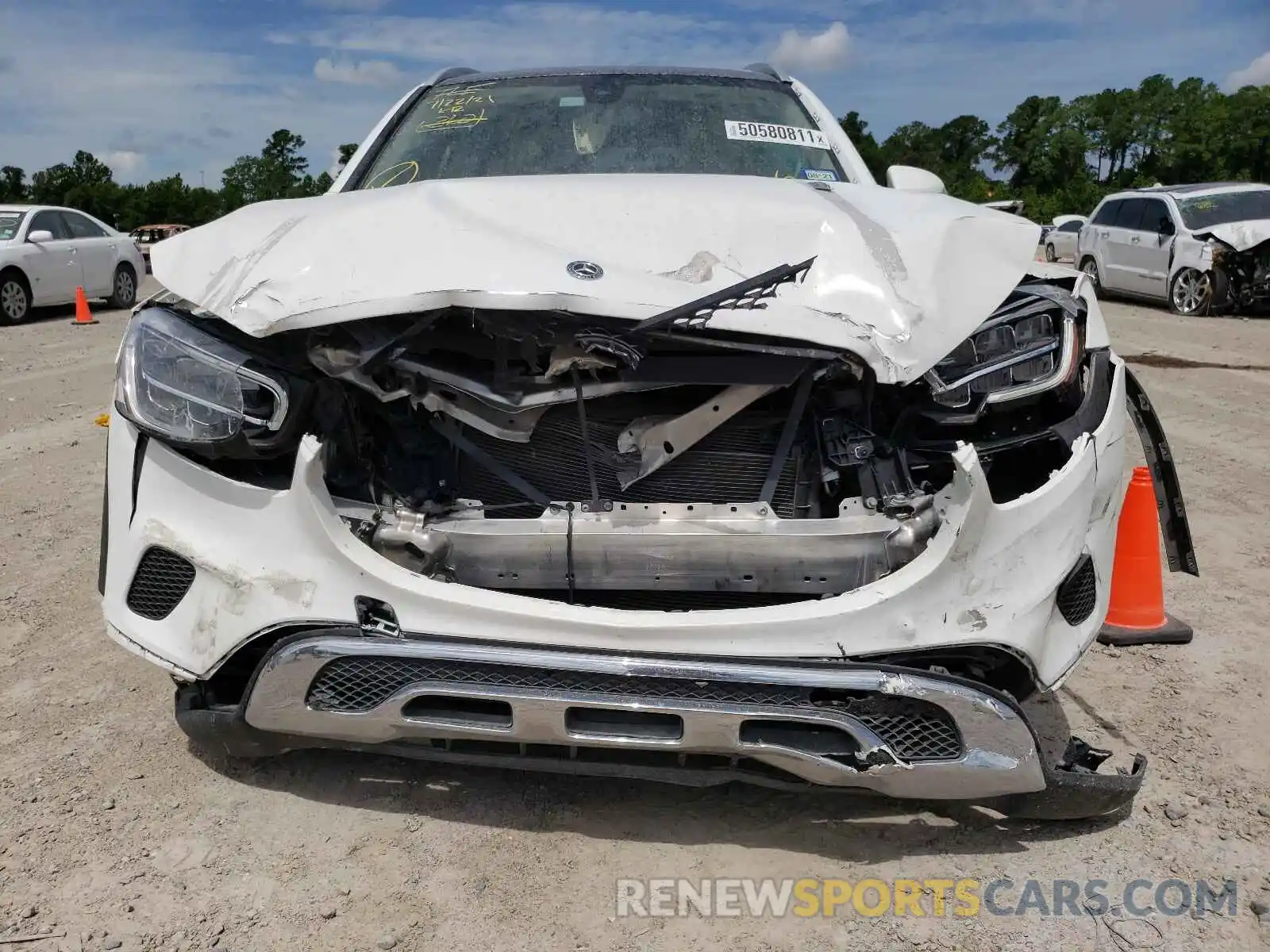 9 Photograph of a damaged car W1N0G8DB9LF766387 MERCEDES-BENZ GLC-CLASS 2020