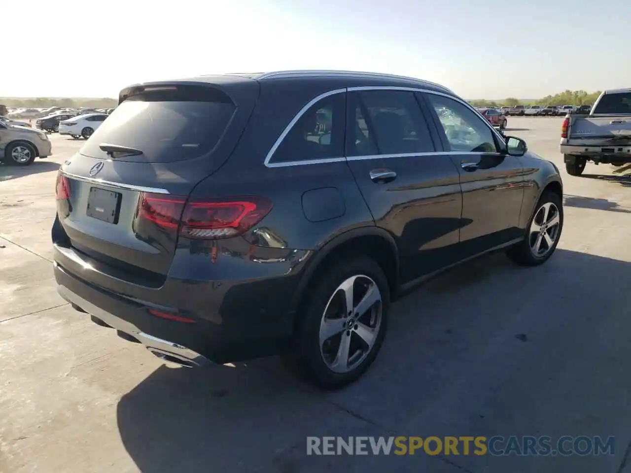 4 Photograph of a damaged car W1N0G8DBXLF835331 MERCEDES-BENZ GLC-CLASS 2020