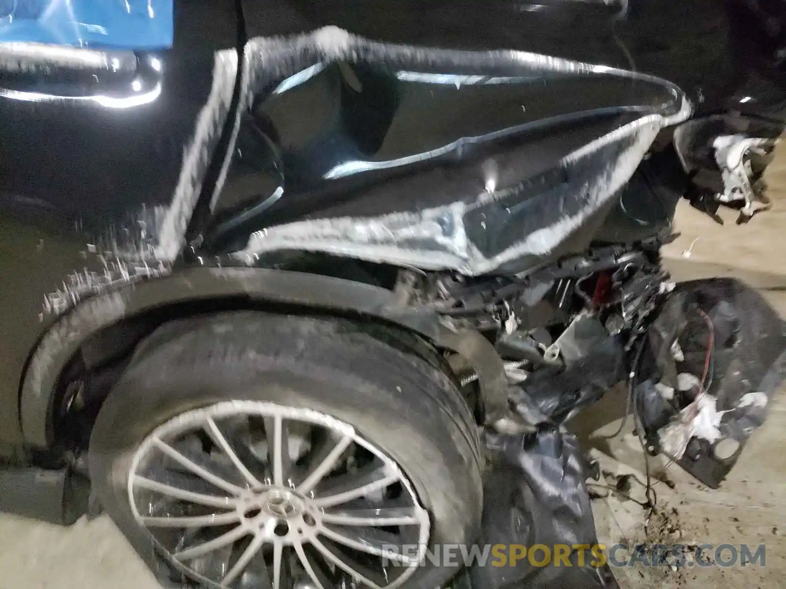 9 Photograph of a damaged car W1N0G8EB0LF825969 MERCEDES-BENZ GLC-CLASS 2020