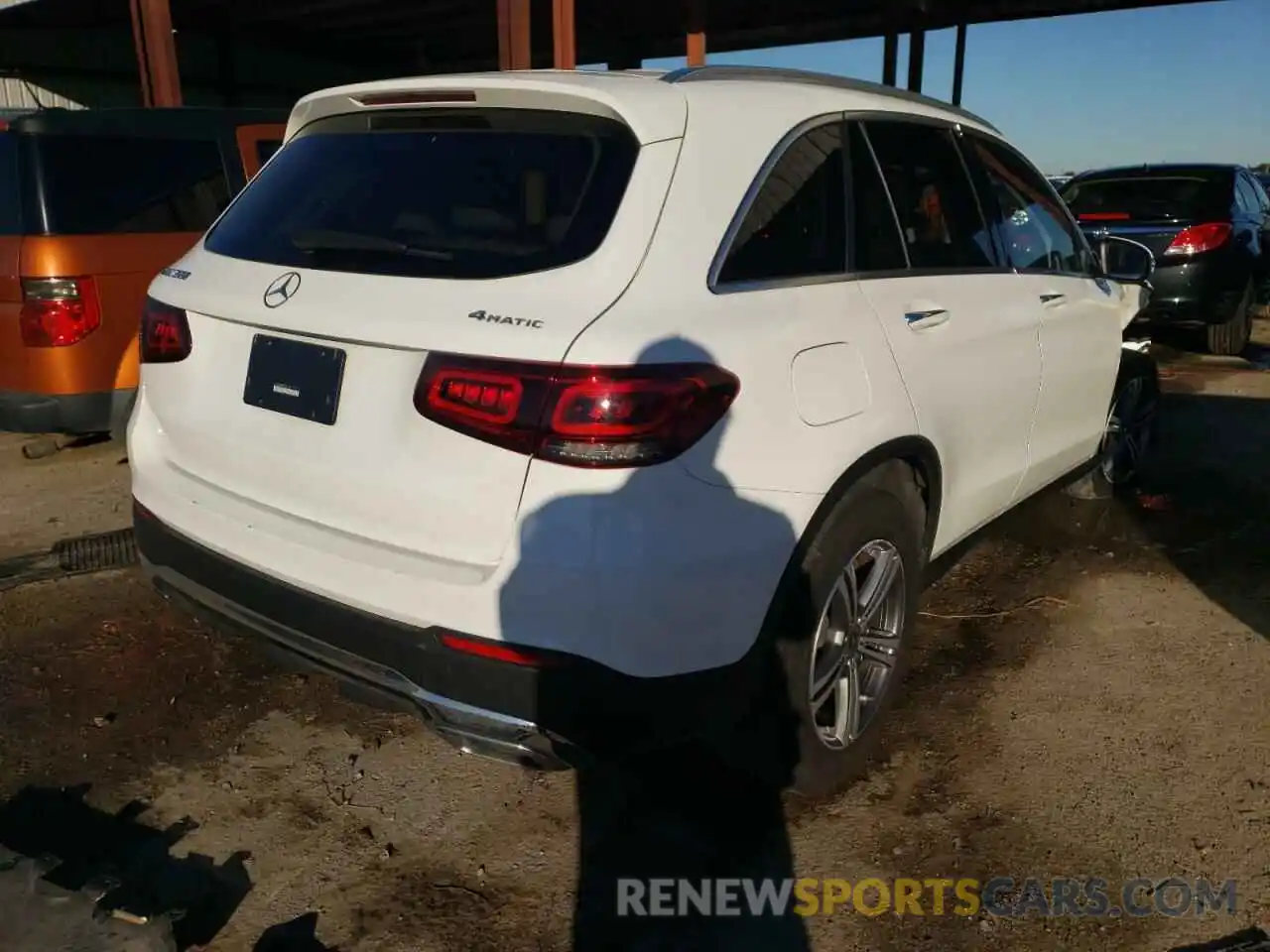 4 Photograph of a damaged car W1N0G8EB1LF804628 MERCEDES-BENZ GLC-CLASS 2020