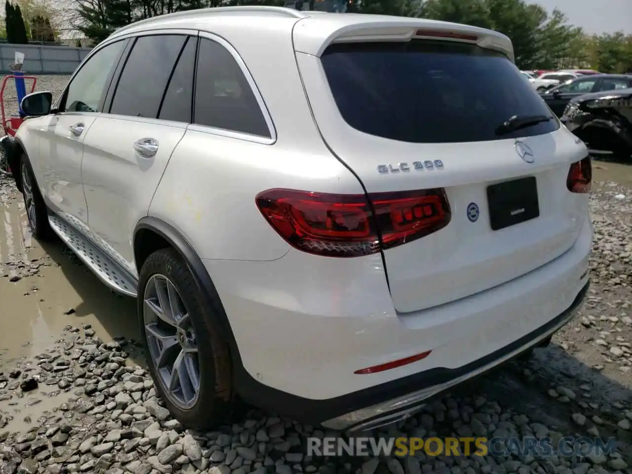 3 Photograph of a damaged car W1N0G8EB2LF795082 MERCEDES-BENZ GLC-CLASS 2020