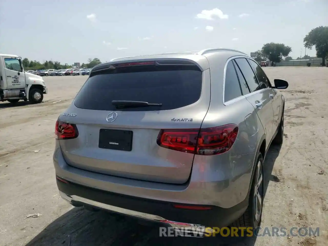 4 Photograph of a damaged car W1N0G8EB2LF840182 MERCEDES-BENZ GLC-CLASS 2020