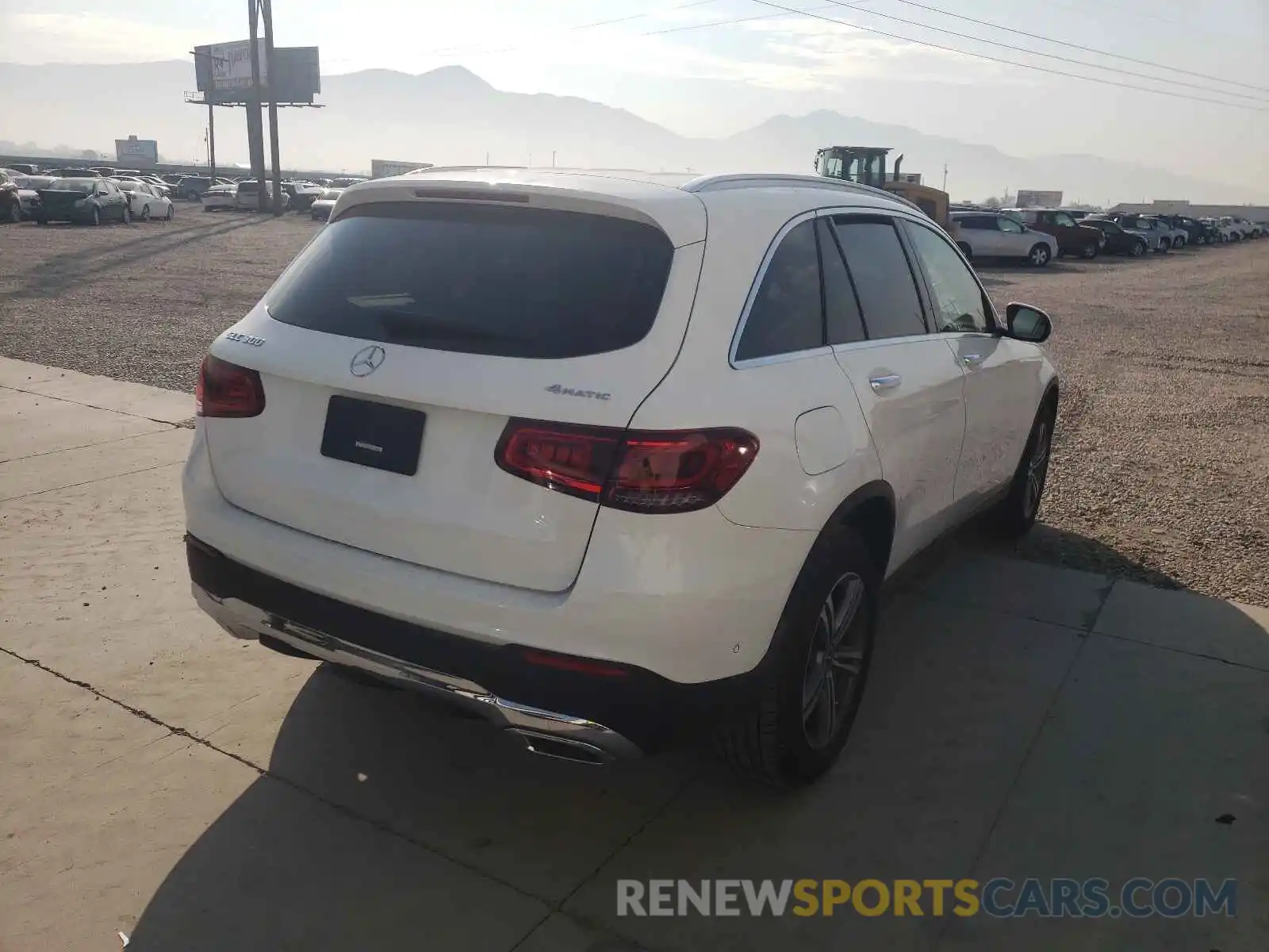 4 Photograph of a damaged car W1N0G8EB3LF862613 MERCEDES-BENZ GLC-CLASS 2020