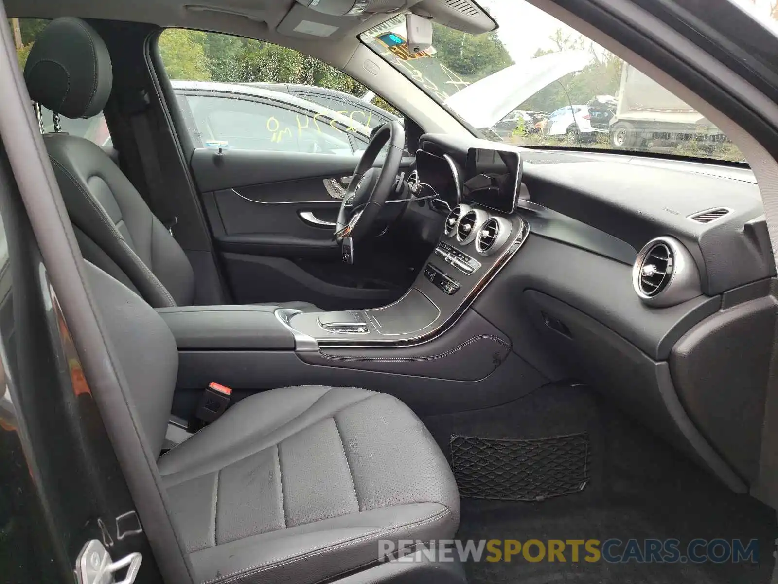 5 Photograph of a damaged car W1N0G8EB8LF809969 MERCEDES-BENZ GLC-CLASS 2020