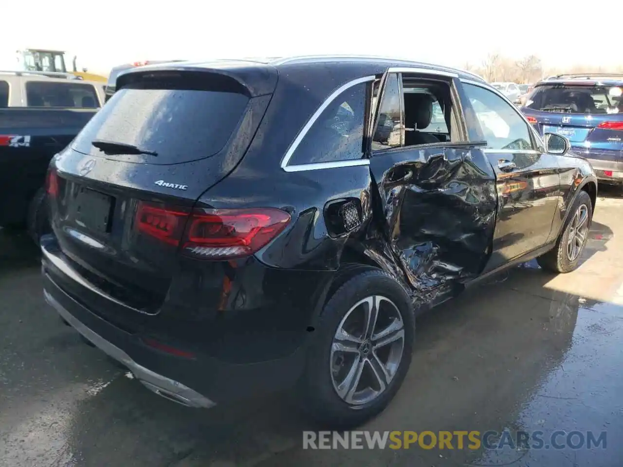 4 Photograph of a damaged car W1N0G8EB8LF816517 MERCEDES-BENZ GLC-CLASS 2020