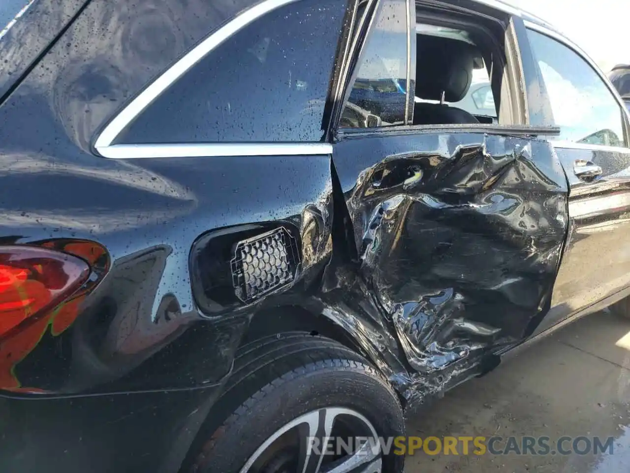 9 Photograph of a damaged car W1N0G8EB8LF816517 MERCEDES-BENZ GLC-CLASS 2020