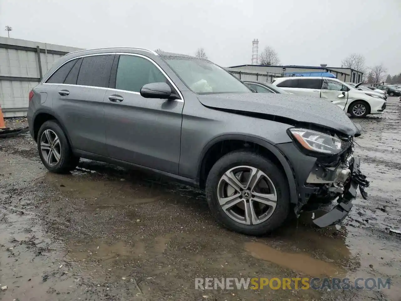 4 Photograph of a damaged car W1N0G8EB9LF836744 MERCEDES-BENZ GLC-CLASS 2020