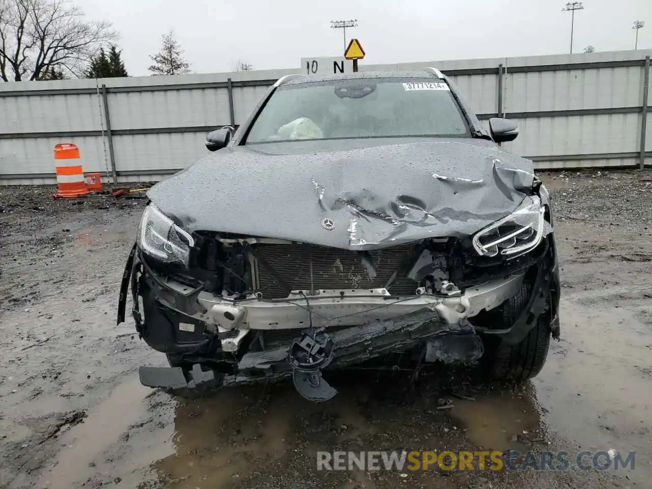 5 Photograph of a damaged car W1N0G8EB9LF836744 MERCEDES-BENZ GLC-CLASS 2020