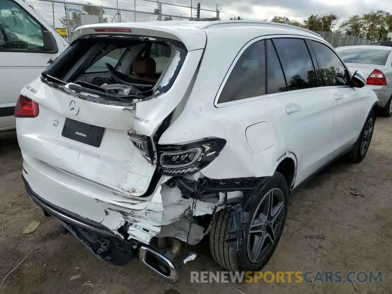 4 Photograph of a damaged car W1N0G8EB9LF844083 MERCEDES-BENZ GLC-CLASS 2020