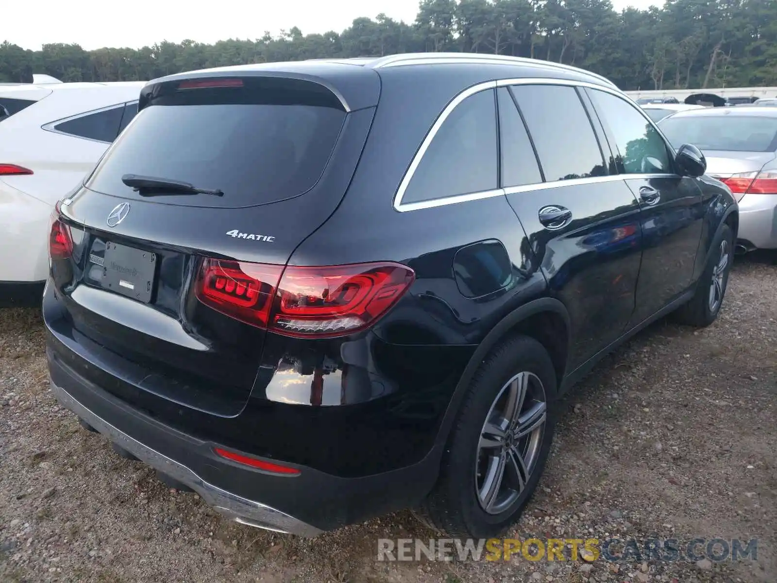 4 Photograph of a damaged car W1N0G8EBXLF825610 MERCEDES-BENZ GLC-CLASS 2020