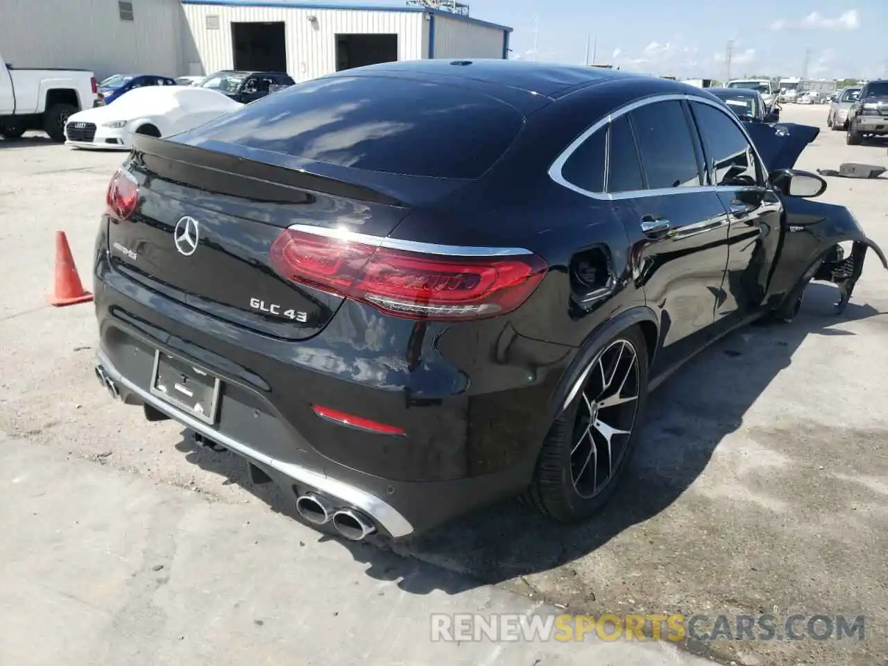 4 Фотография поврежденного автомобиля W1N0J6EB4LF783988 MERCEDES-BENZ GLC-CLASS 2020