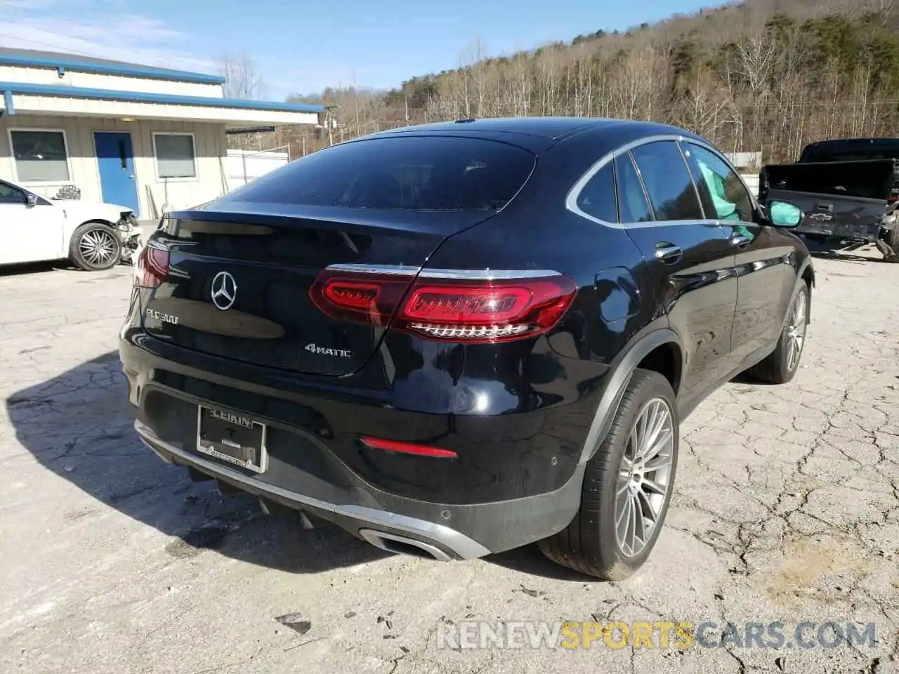 4 Photograph of a damaged car W1N0J8EB0LF766309 MERCEDES-BENZ GLC-CLASS 2020