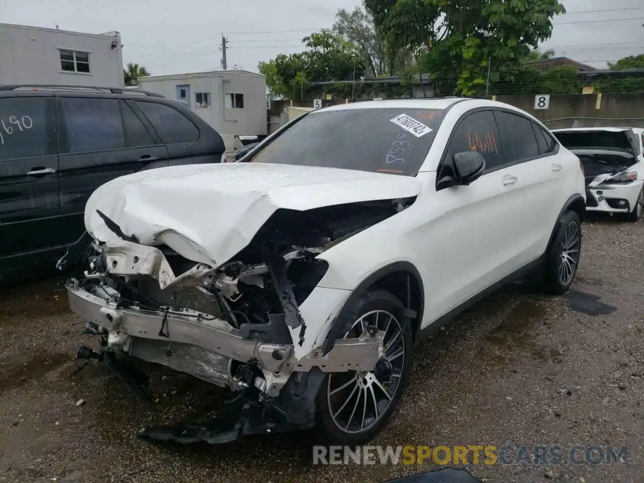 2 Photograph of a damaged car W1N0J8EB0LF853868 MERCEDES-BENZ GLC-CLASS 2020