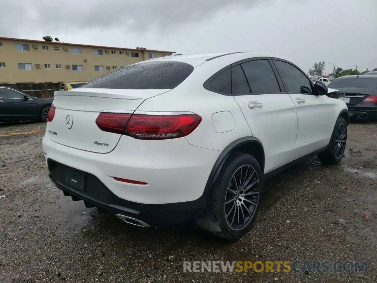 4 Фотография поврежденного автомобиля W1N0J8EB0LF853868 MERCEDES-BENZ GLC-CLASS 2020