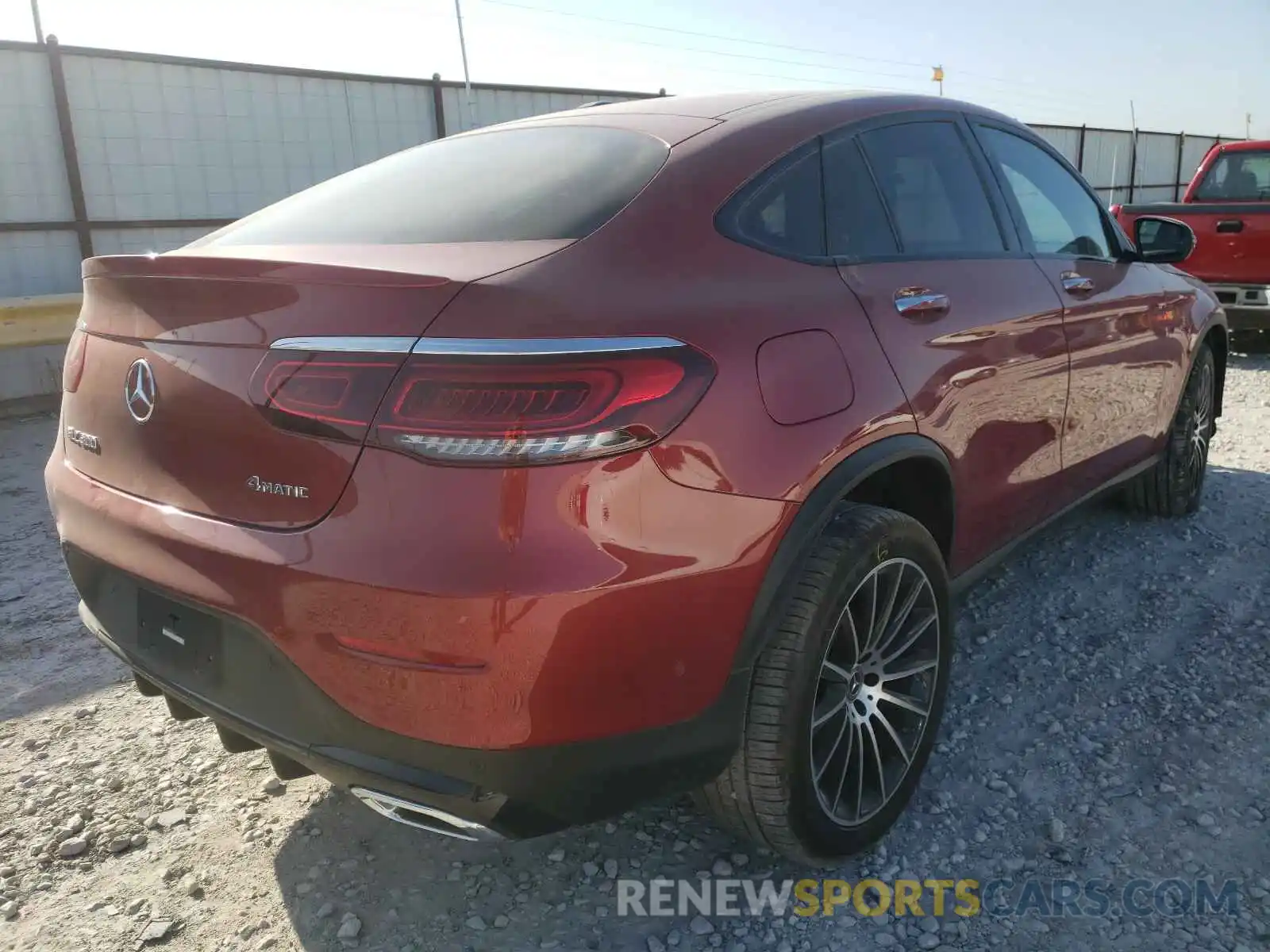 4 Photograph of a damaged car W1N0J8EB2LF864242 MERCEDES-BENZ GLC-CLASS 2020