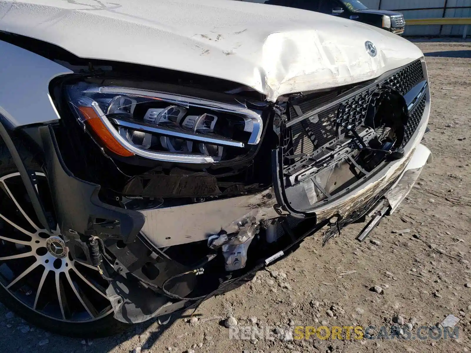 9 Photograph of a damaged car W1N0J8EB6LF844544 MERCEDES-BENZ GLC-CLASS 2020