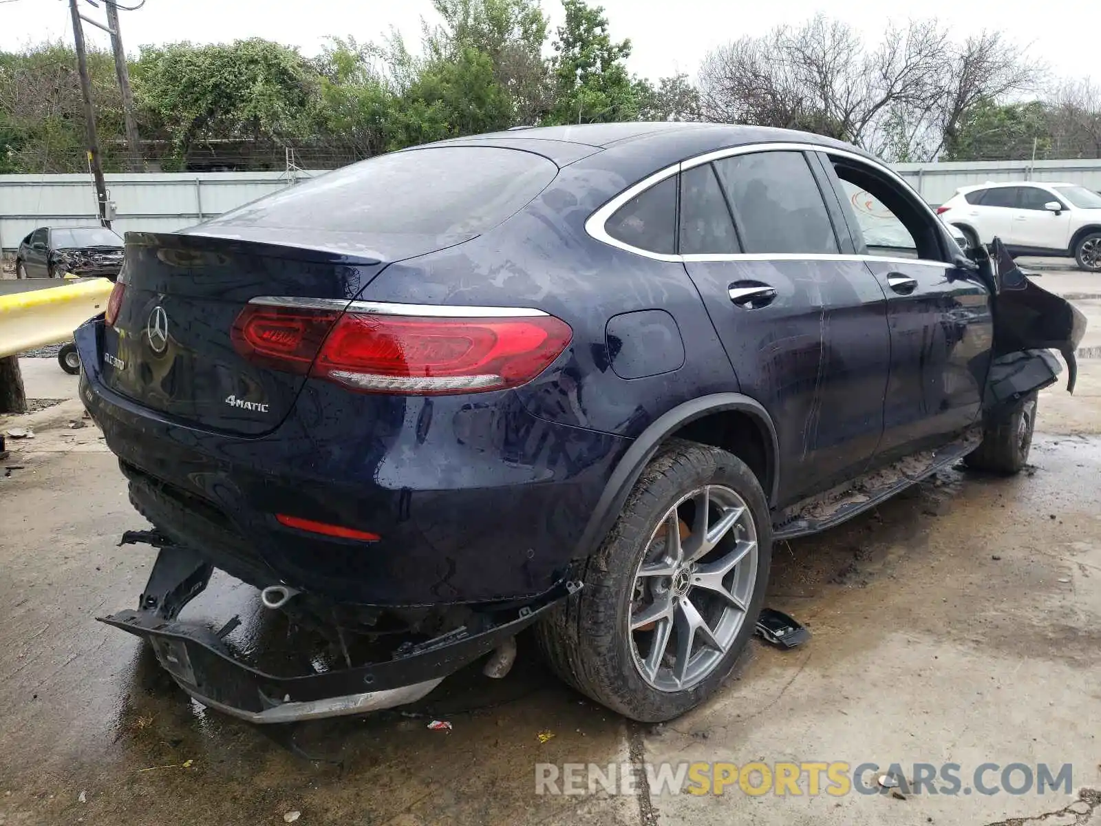 4 Photograph of a damaged car W1N0J8EB7LF841152 MERCEDES-BENZ GLC-CLASS 2020