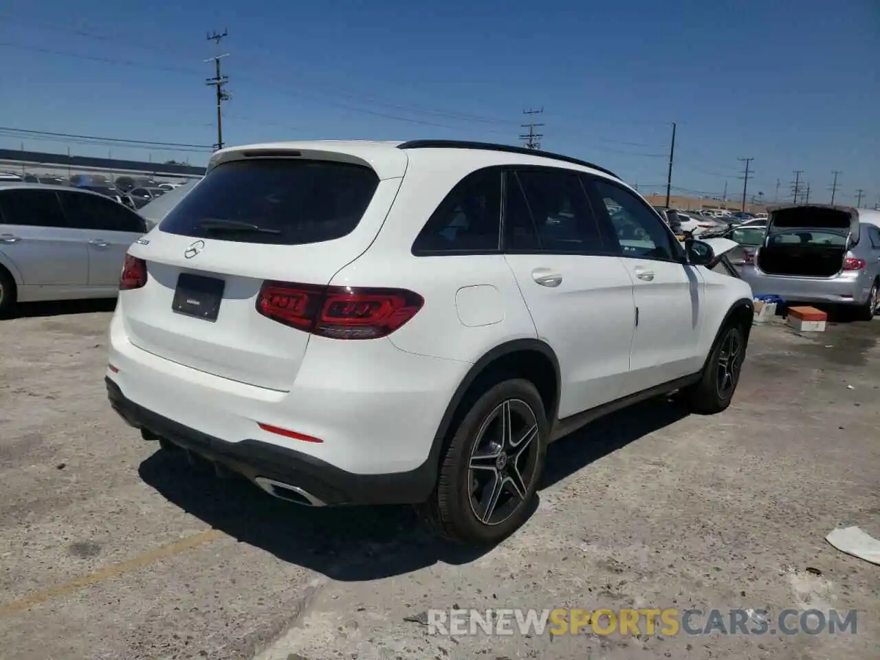 4 Photograph of a damaged car WDC0G8DB1LF744899 MERCEDES-BENZ GLC-CLASS 2020