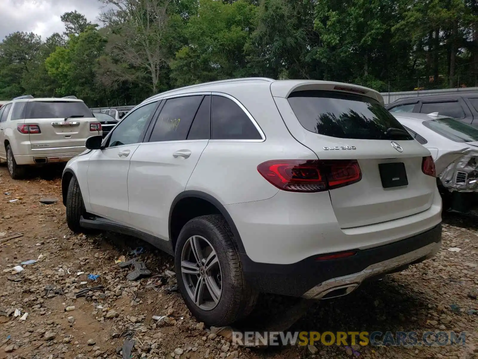 3 Photograph of a damaged car WDC0G8DB2LF693879 MERCEDES-BENZ GLC-CLASS 2020