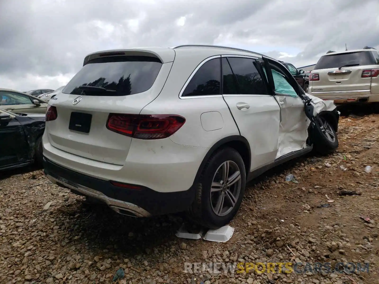 4 Photograph of a damaged car WDC0G8DB2LF693879 MERCEDES-BENZ GLC-CLASS 2020