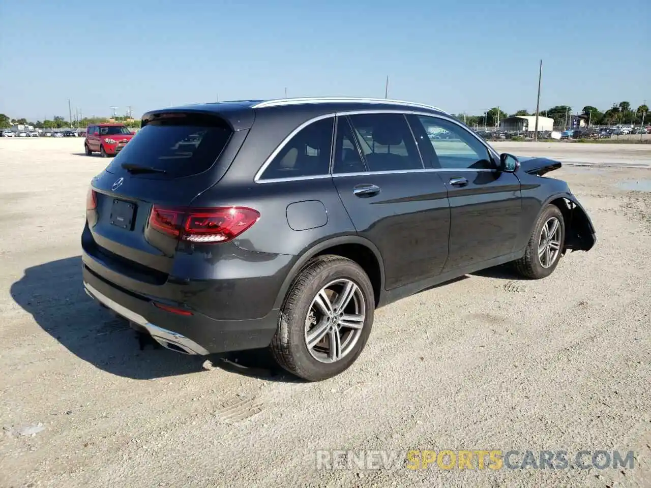 4 Photograph of a damaged car WDC0G8DB2LF720580 MERCEDES-BENZ GLC-CLASS 2020