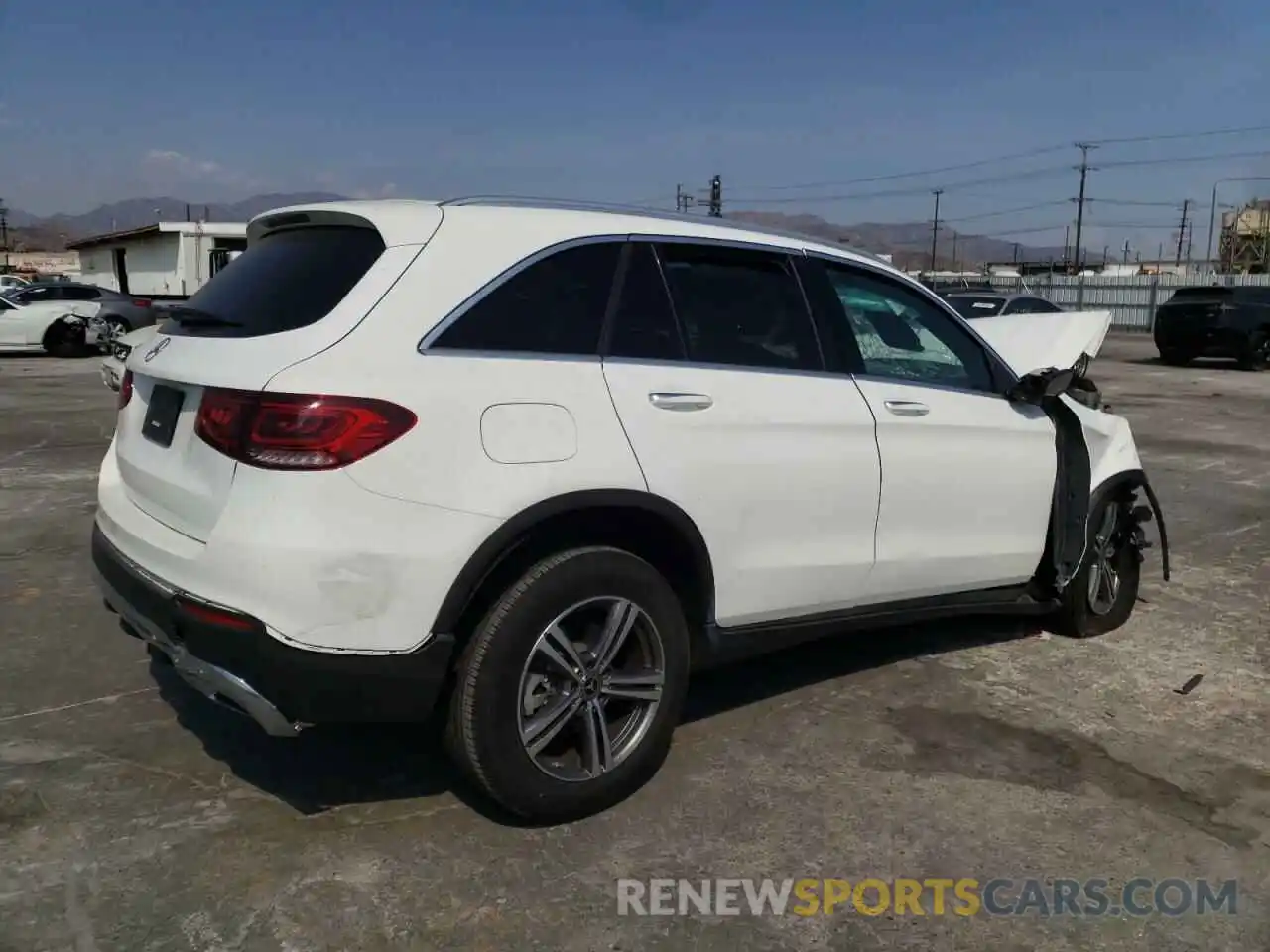 4 Photograph of a damaged car WDC0G8DB2LF746788 MERCEDES-BENZ GLC-CLASS 2020