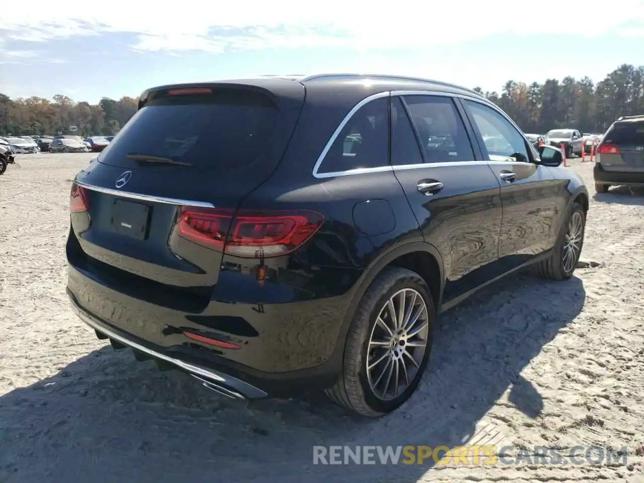 4 Photograph of a damaged car WDC0G8DB5LF749815 MERCEDES-BENZ GLC-CLASS 2020