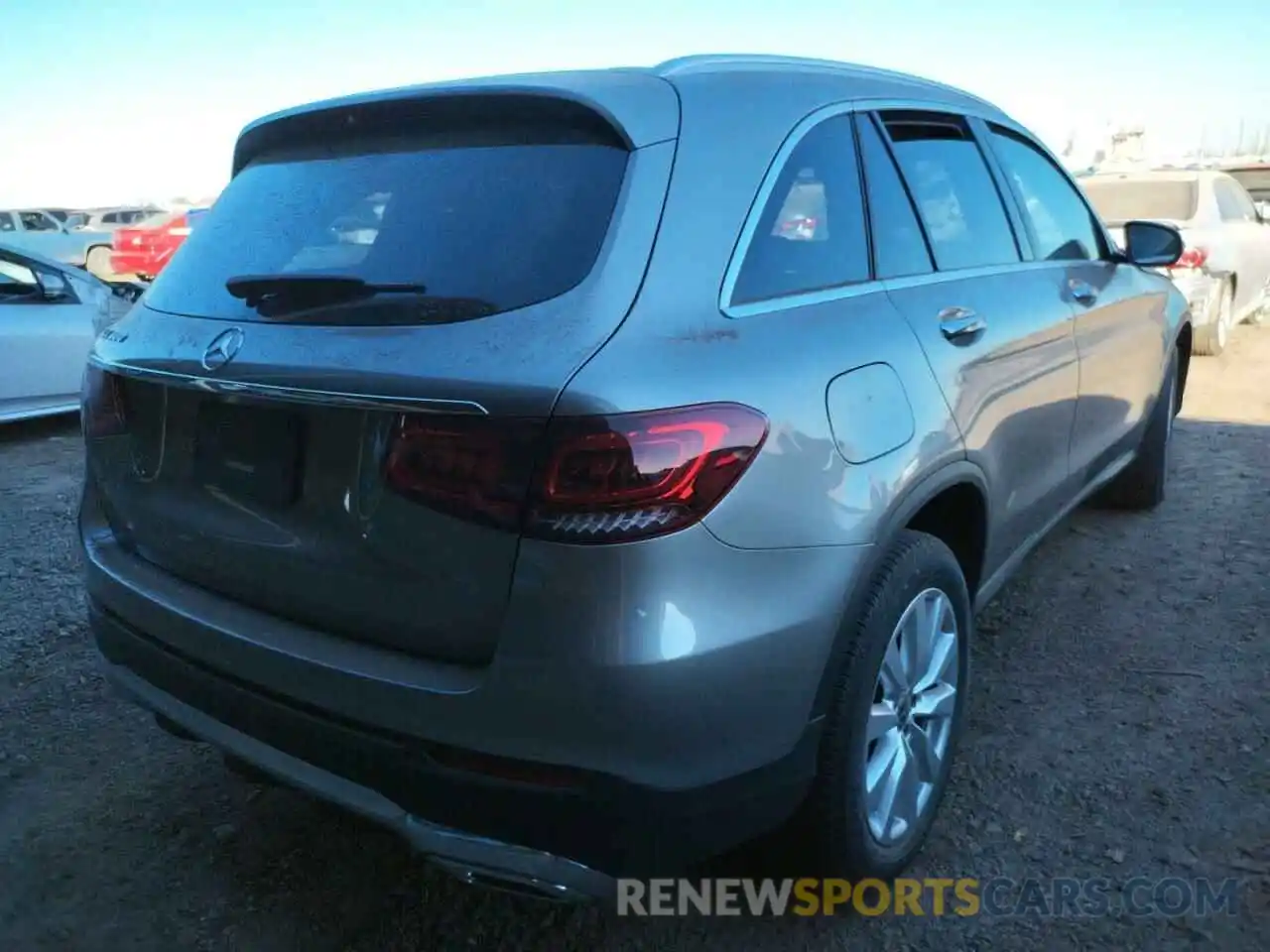 4 Photograph of a damaged car WDC0G8DB6LF685428 MERCEDES-BENZ GLC-CLASS 2020