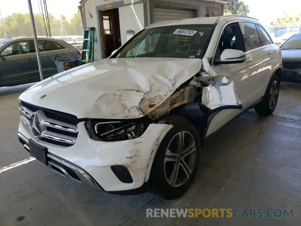 2 Photograph of a damaged car WDC0G8DB6LF725085 MERCEDES-BENZ GLC-CLASS 2020