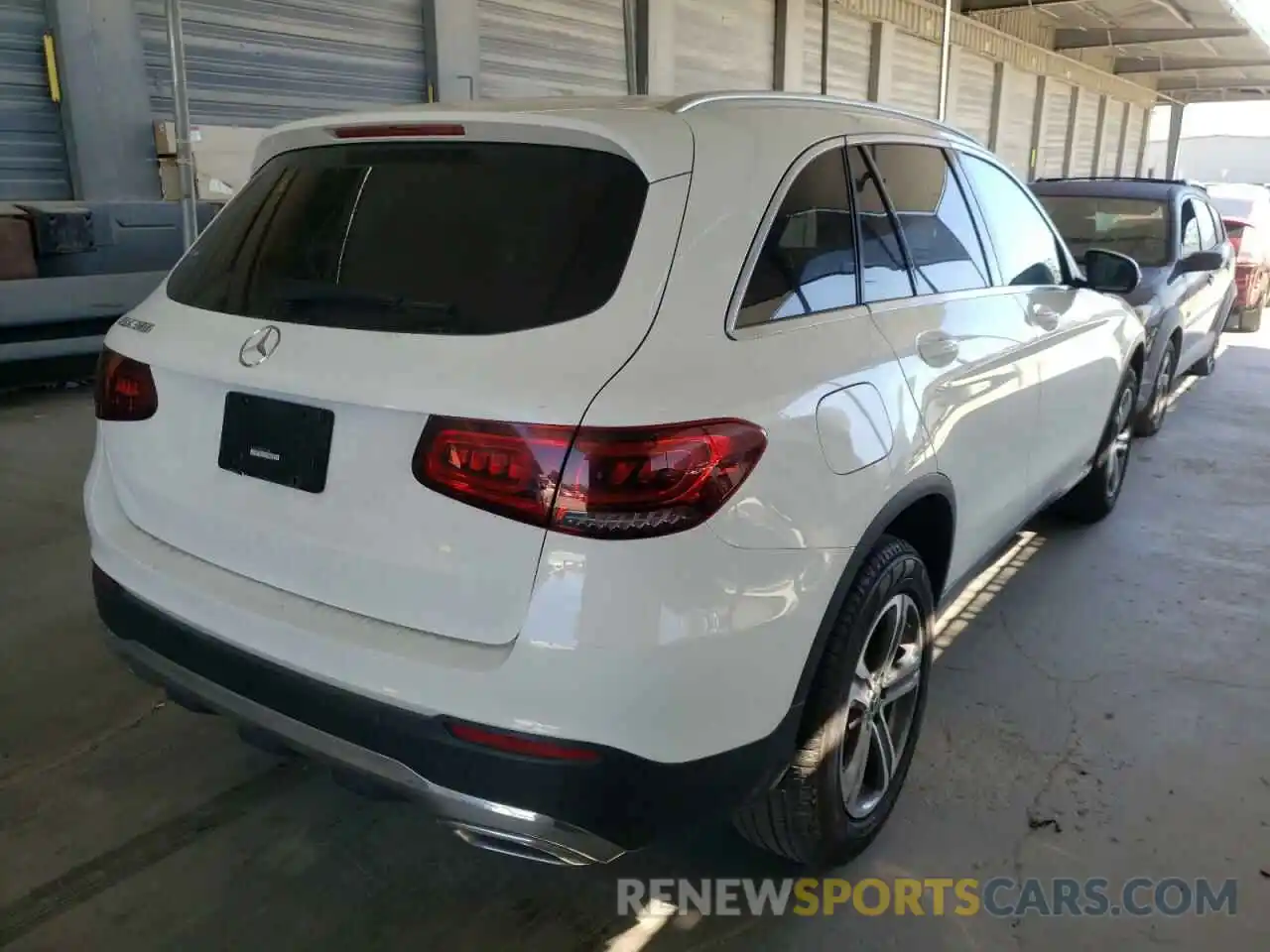 4 Photograph of a damaged car WDC0G8DB6LF725085 MERCEDES-BENZ GLC-CLASS 2020