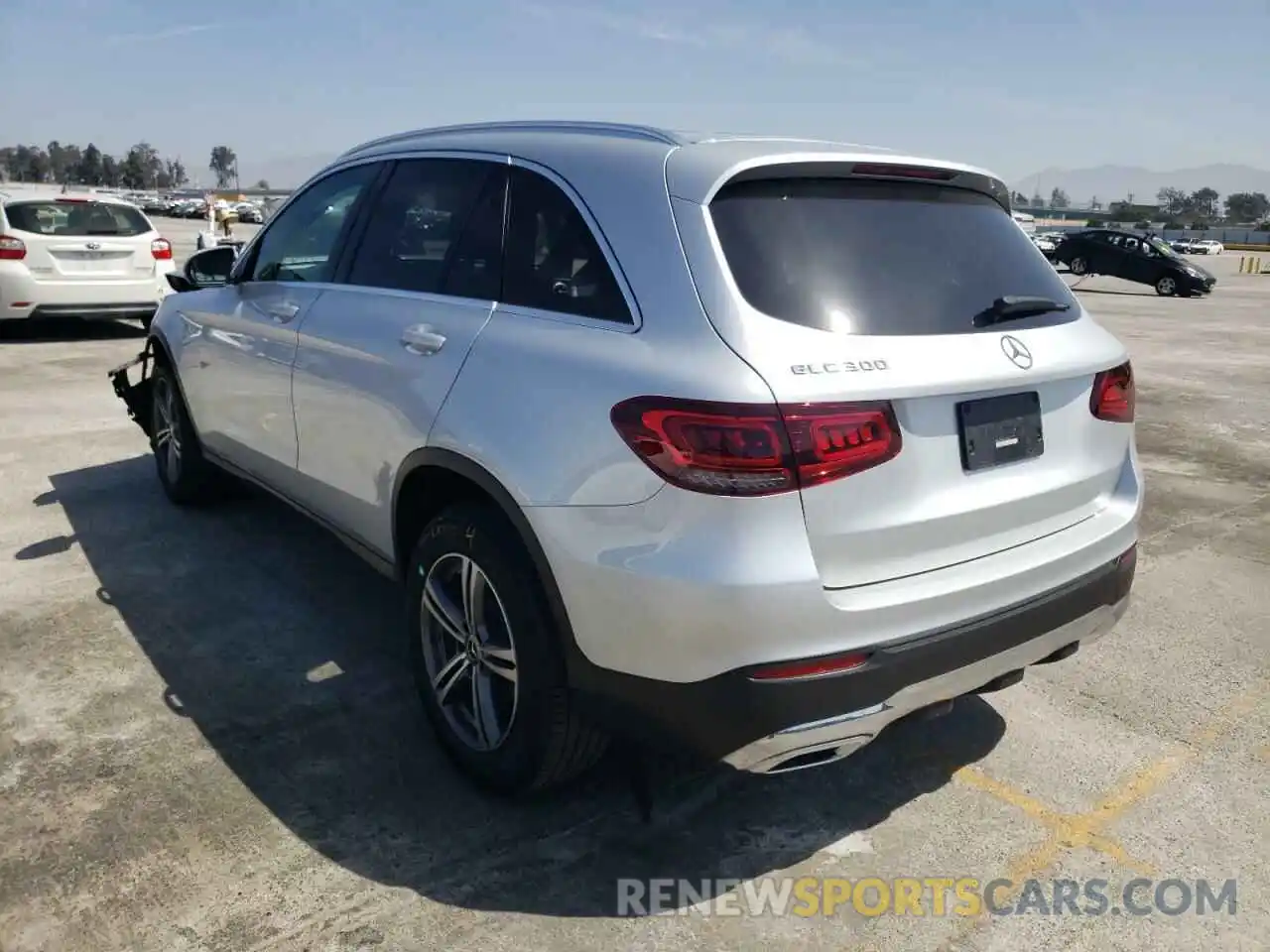 3 Photograph of a damaged car WDC0G8DB6LF738113 MERCEDES-BENZ GLC-CLASS 2020