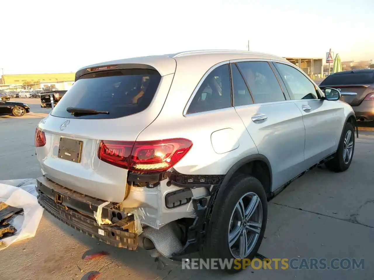 4 Photograph of a damaged car WDC0G8DB7LF730781 MERCEDES-BENZ GLC-CLASS 2020