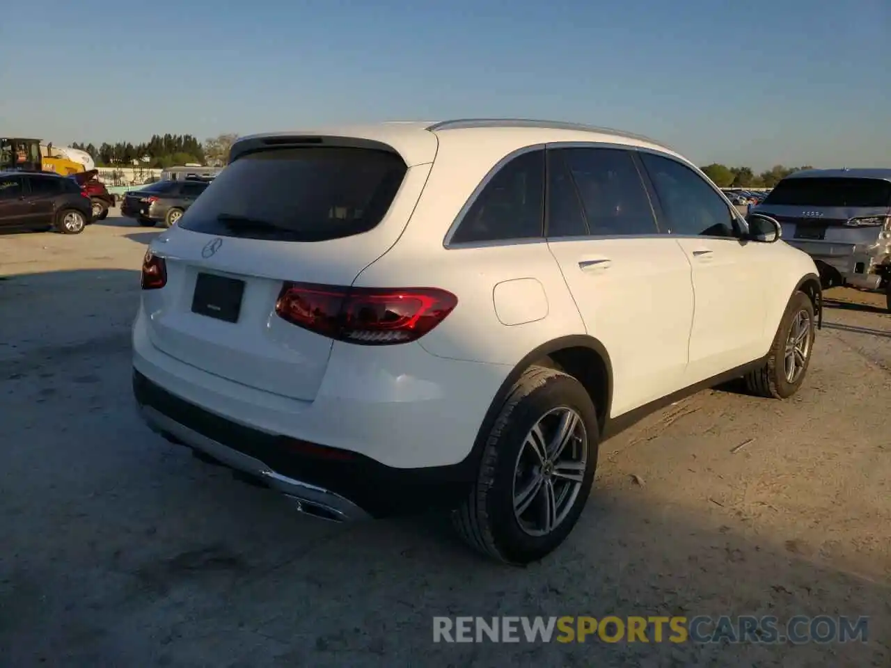 4 Photograph of a damaged car WDC0G8DB7LF735186 MERCEDES-BENZ GLC-CLASS 2020