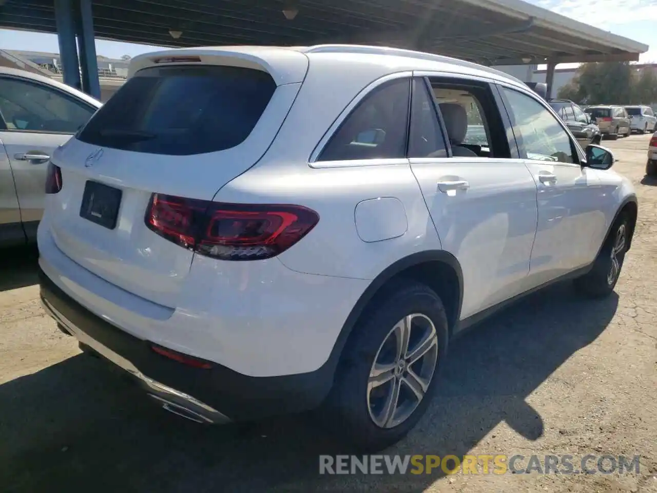 4 Photograph of a damaged car WDC0G8DB8LF689884 MERCEDES-BENZ GLC-CLASS 2020