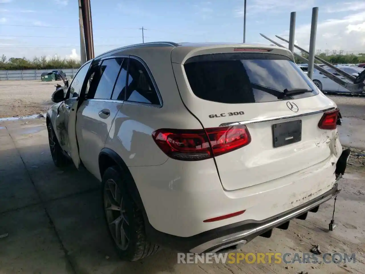 3 Photograph of a damaged car WDC0G8DB8LF708675 MERCEDES-BENZ GLC-CLASS 2020