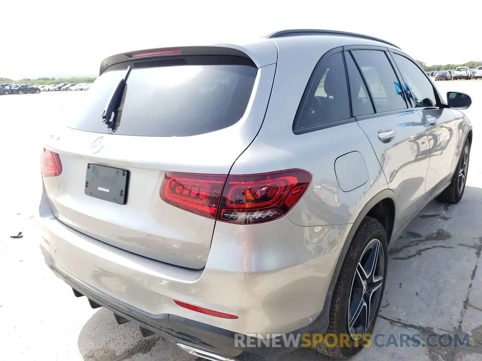 4 Photograph of a damaged car WDC0G8DB8LF736170 MERCEDES-BENZ GLC-CLASS 2020