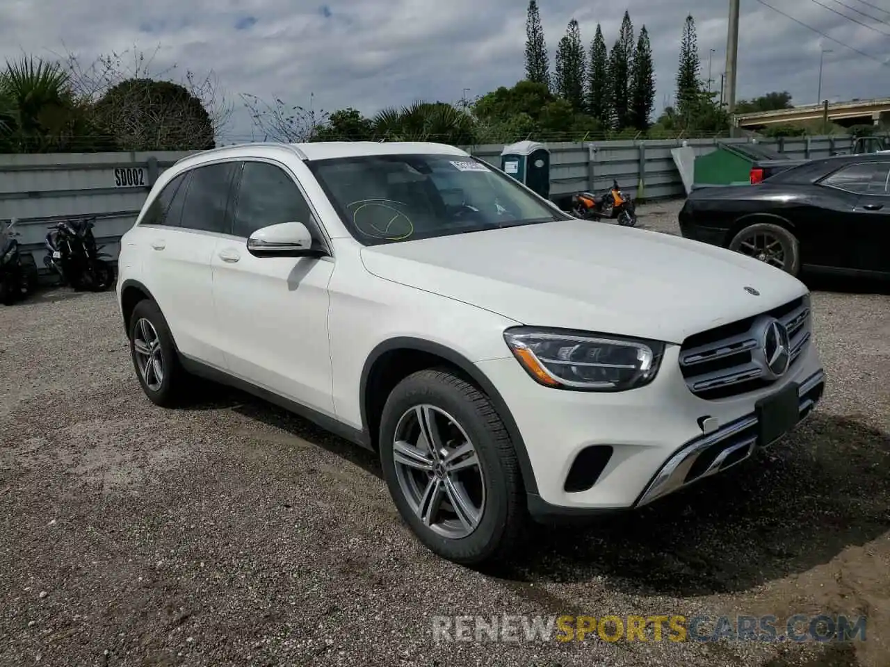 1 Photograph of a damaged car WDC0G8DB8LF739344 MERCEDES-BENZ GLC-CLASS 2020