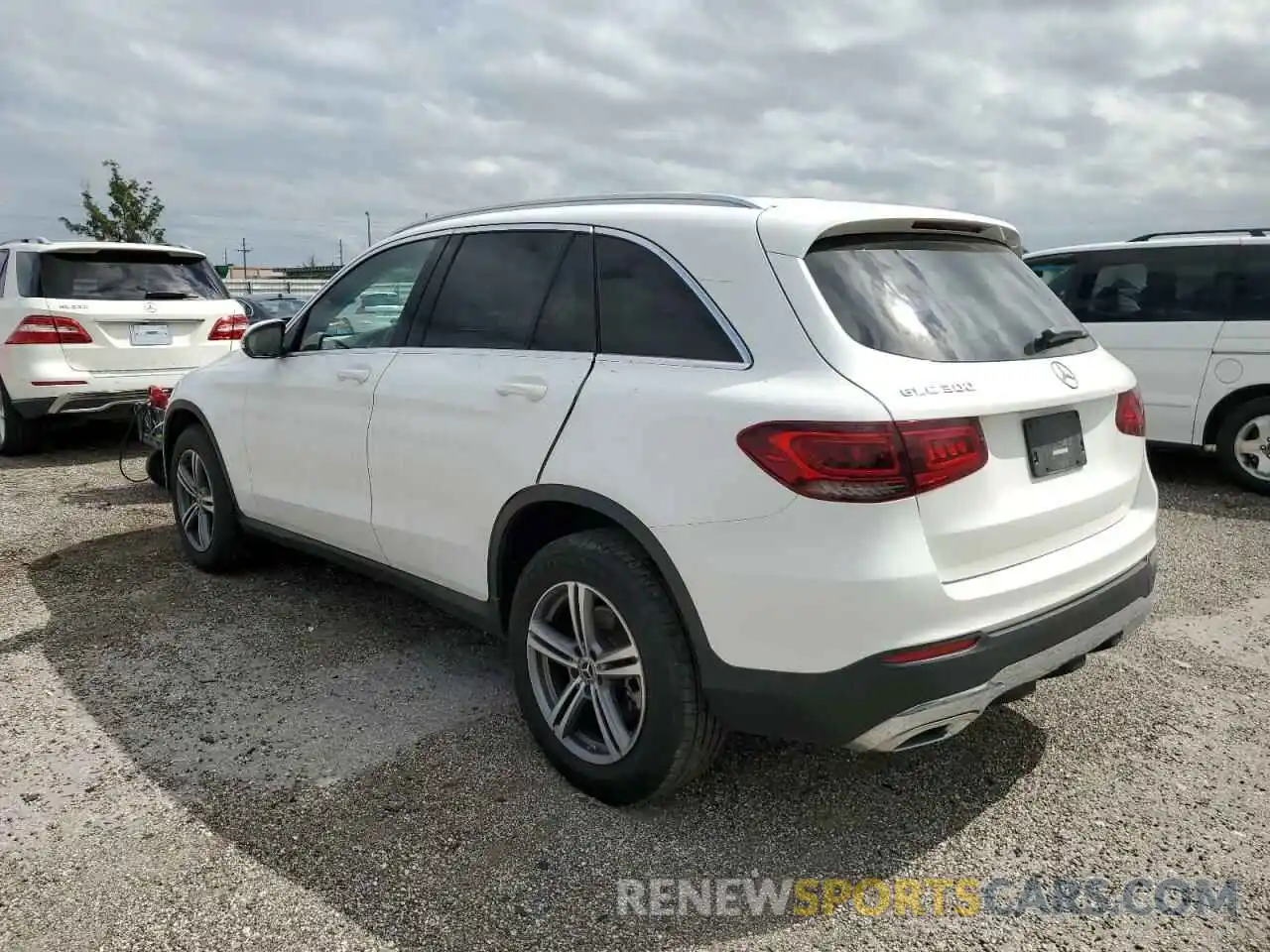 3 Photograph of a damaged car WDC0G8DB8LF739344 MERCEDES-BENZ GLC-CLASS 2020