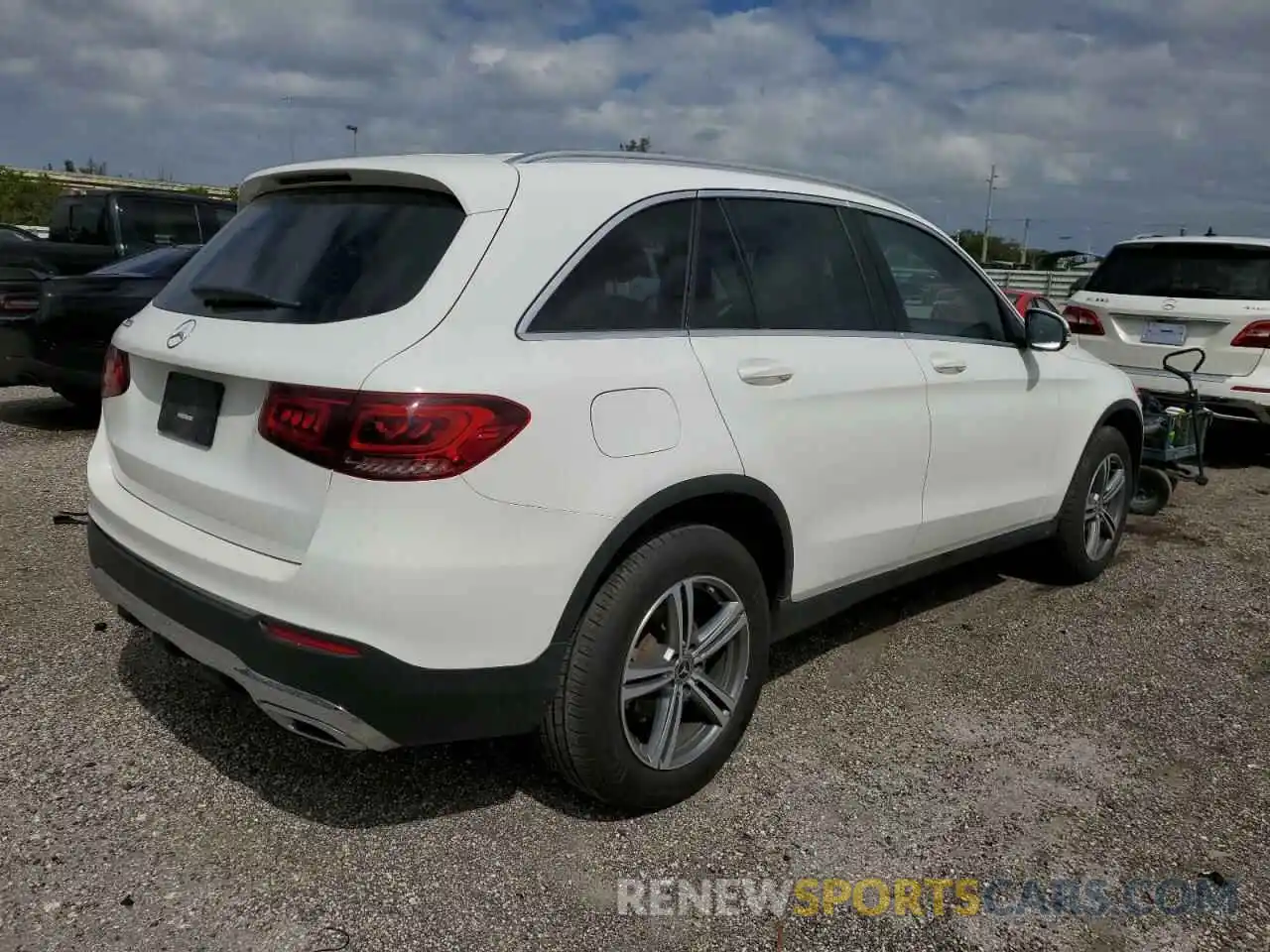 4 Photograph of a damaged car WDC0G8DB8LF739344 MERCEDES-BENZ GLC-CLASS 2020