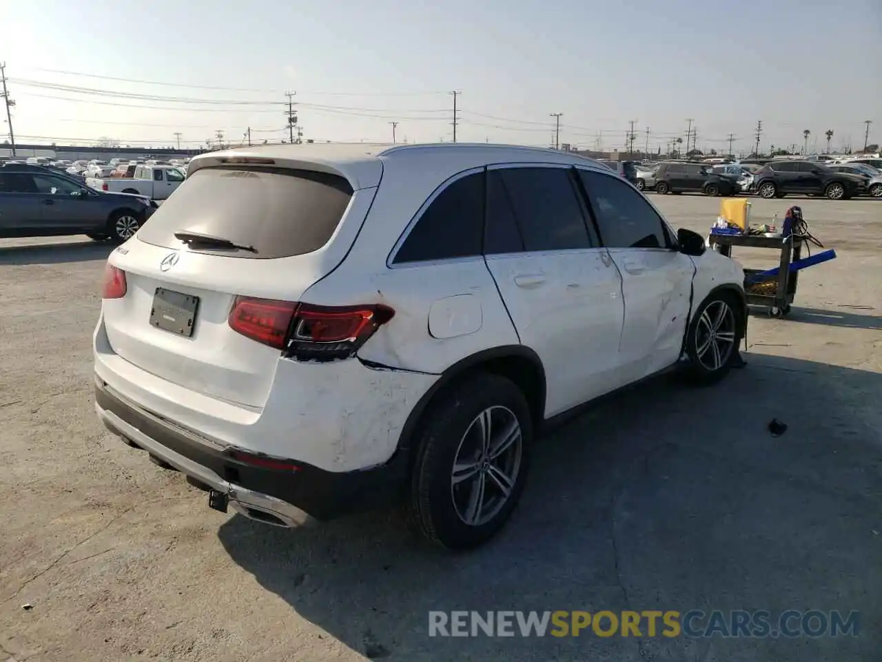 4 Photograph of a damaged car WDC0G8DB9LF687576 MERCEDES-BENZ GLC-CLASS 2020