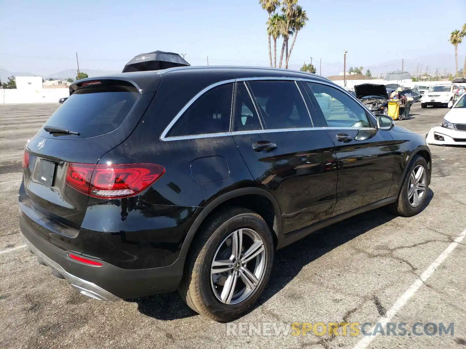 4 Photograph of a damaged car WDC0G8DBXLF682760 MERCEDES-BENZ GLC-CLASS 2020