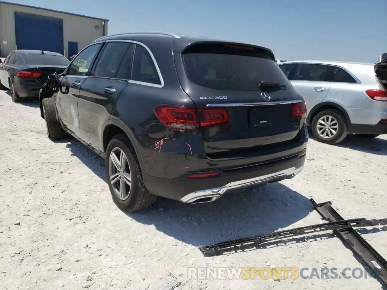 3 Photograph of a damaged car WDC0G8DBXLF728300 MERCEDES-BENZ GLC-CLASS 2020