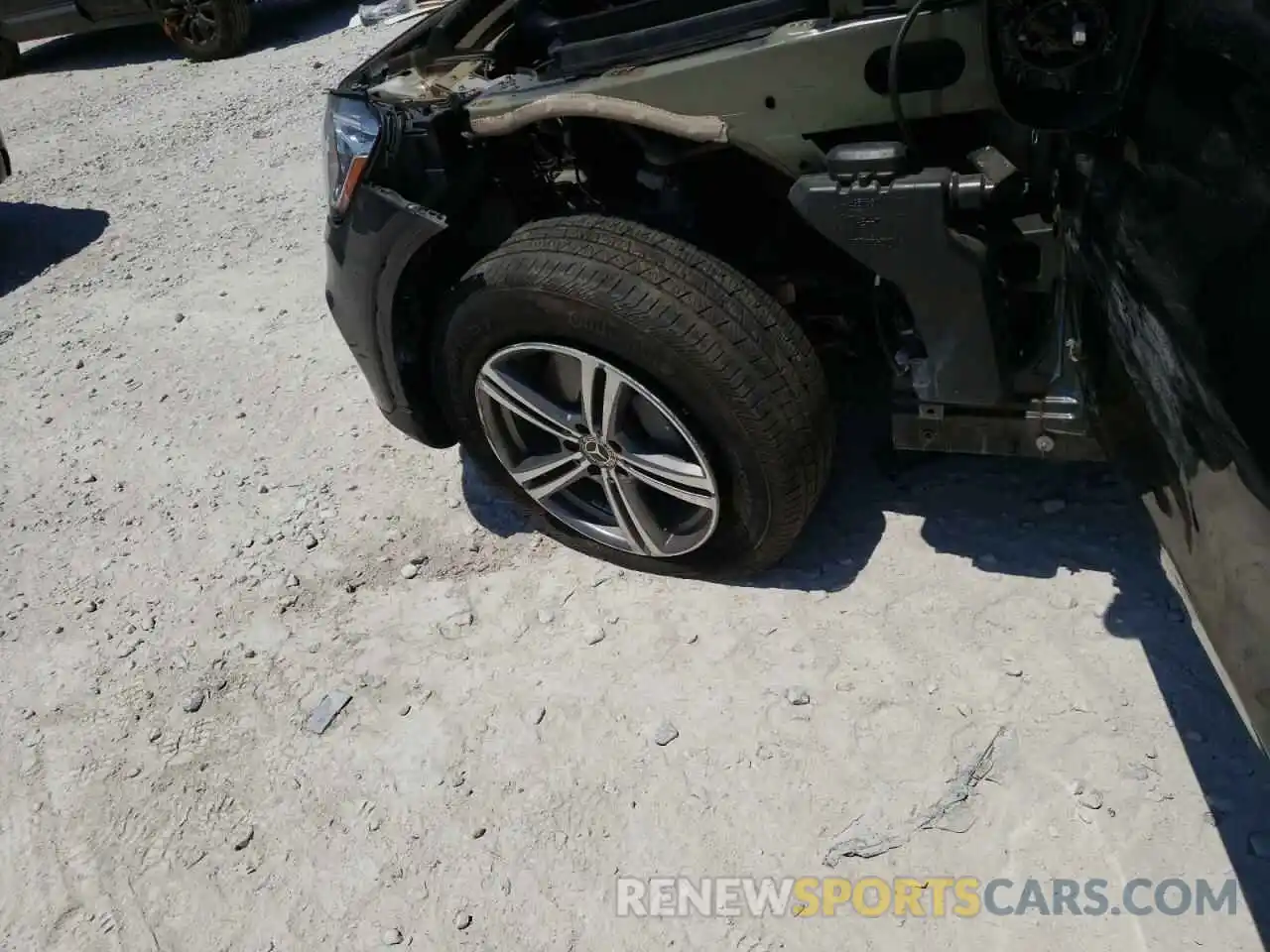 9 Photograph of a damaged car WDC0G8DBXLF728300 MERCEDES-BENZ GLC-CLASS 2020