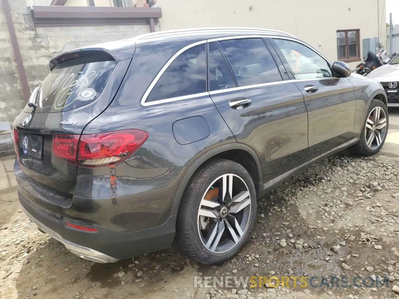 4 Photograph of a damaged car WDC0G8EB0LF685844 MERCEDES-BENZ GLC-CLASS 2020