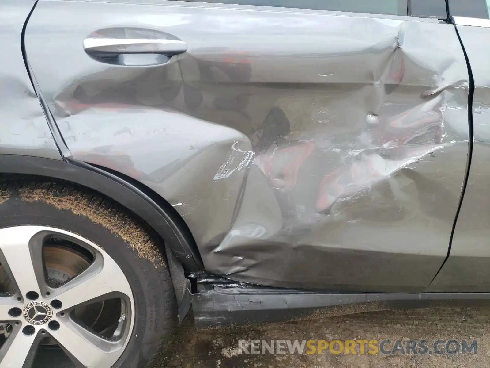 9 Photograph of a damaged car WDC0G8EB0LF689165 MERCEDES-BENZ GLC-CLASS 2020