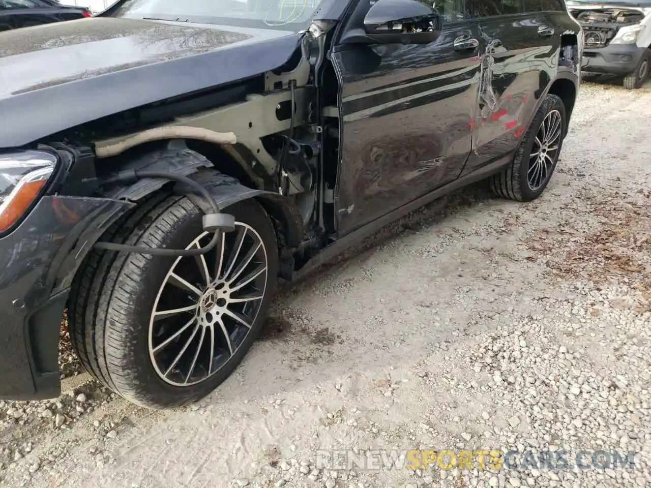 9 Photograph of a damaged car WDC0G8EB0LF725307 MERCEDES-BENZ GLC-CLASS 2020