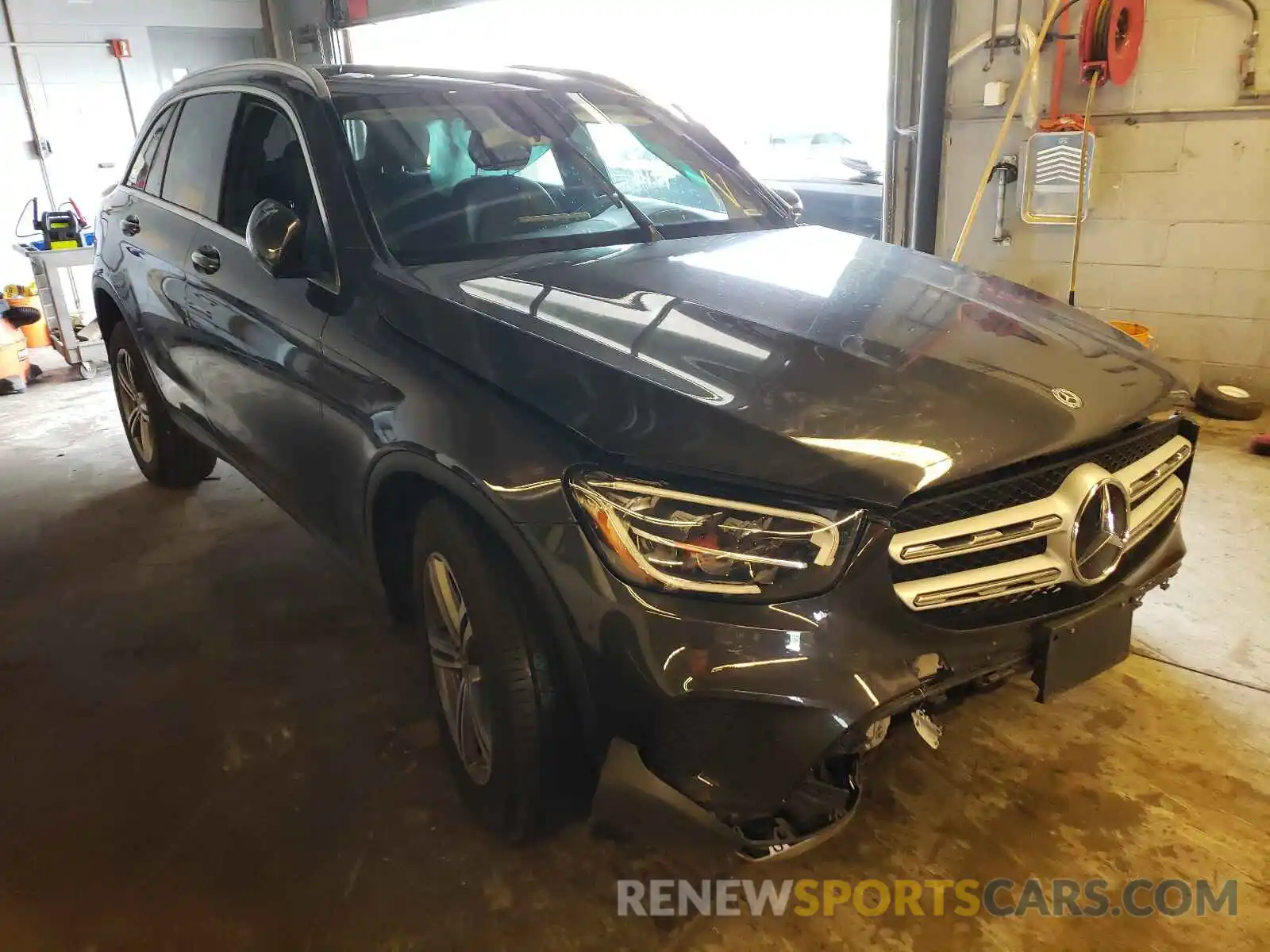 1 Photograph of a damaged car WDC0G8EB1LF740950 MERCEDES-BENZ GLC-CLASS 2020